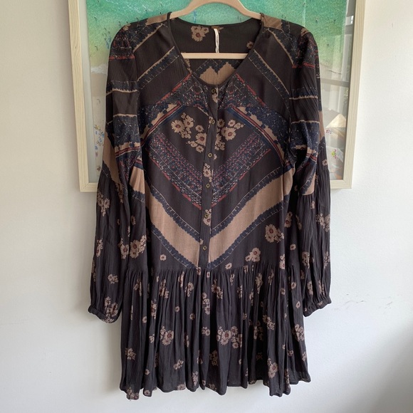 Free people dress. Size S. Oversized. Floral - Picture 1 of 3